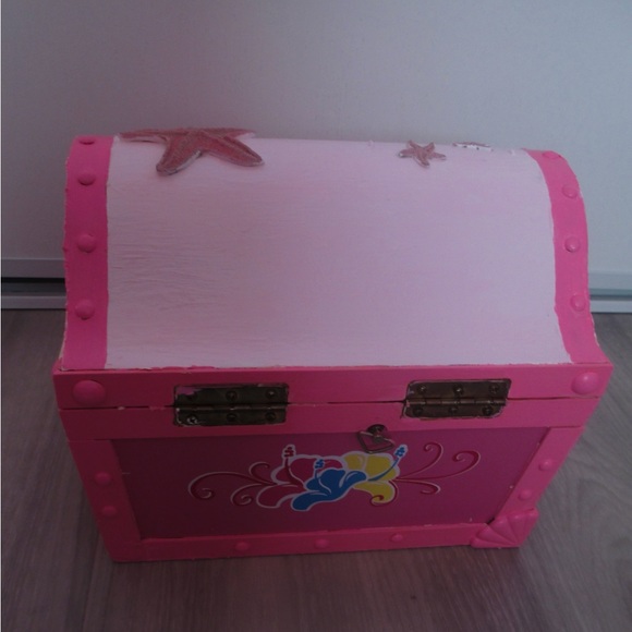 Unique Hand-Painted Pink Treasure Chest Music Box Jewelry Box - Picture 12 of 14